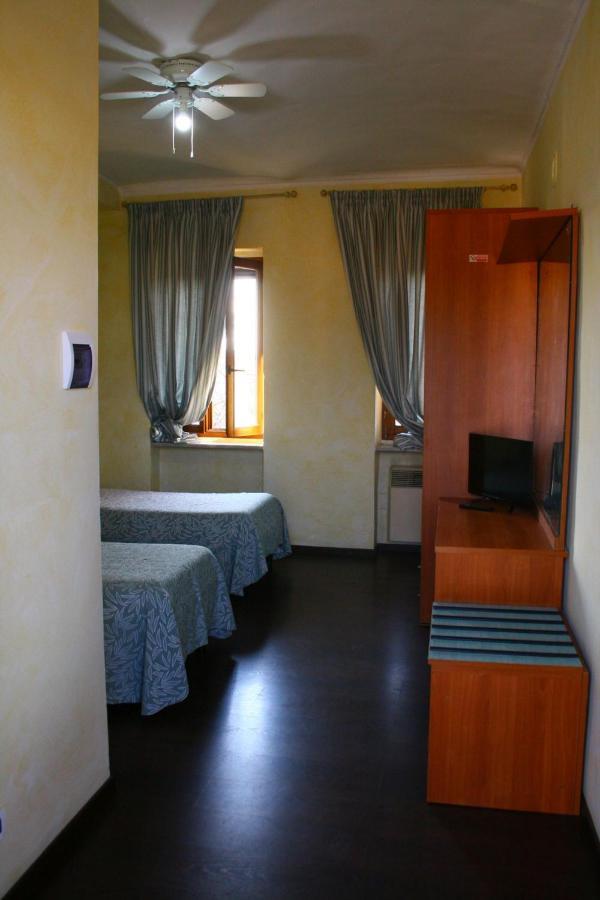 Albergo Vecchio Pavone Боргаро-Торинезе Экстерьер фото